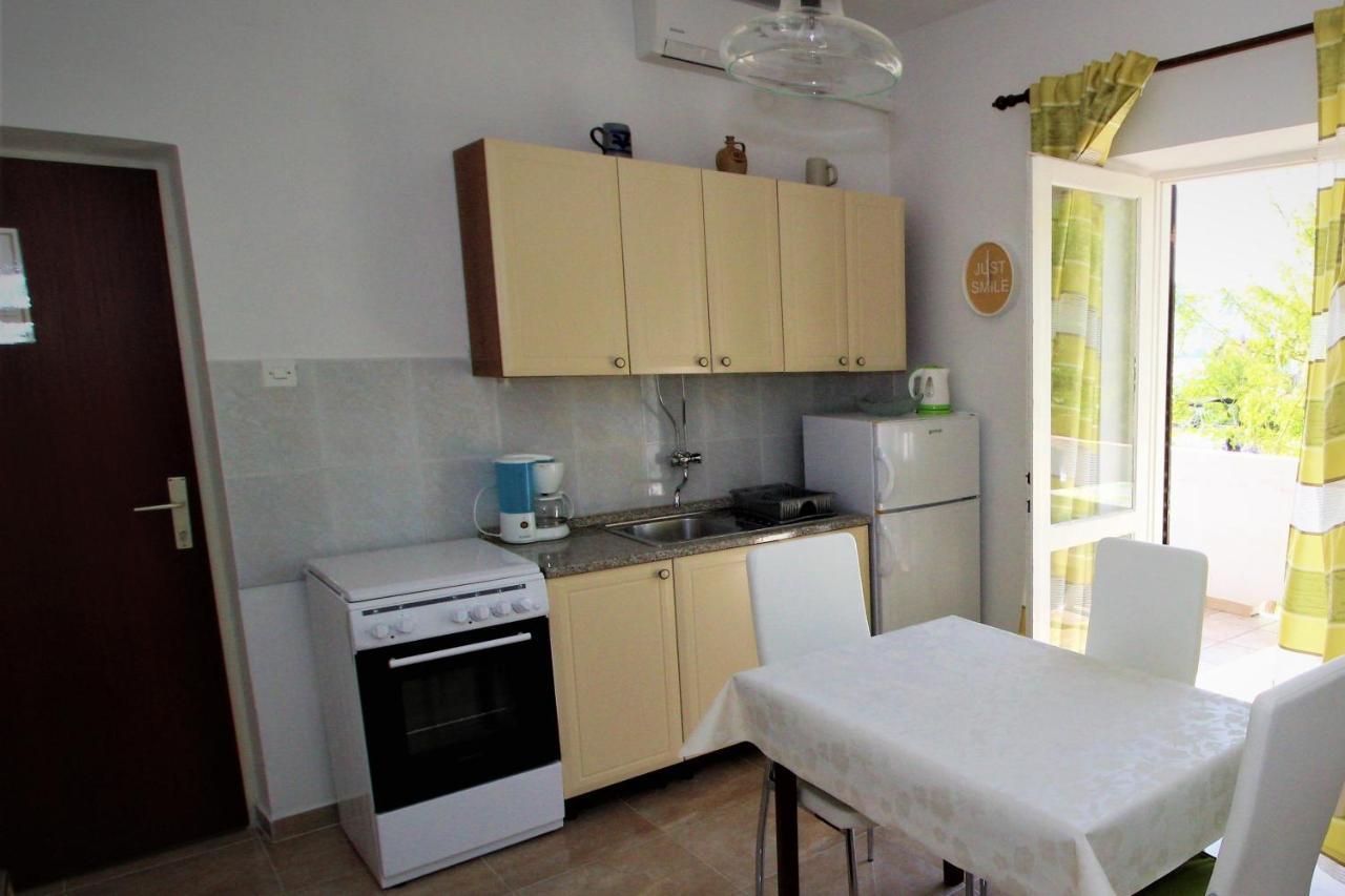 Apartments And Rooms With Parking Space Pag - 13060 Pag Town Εξωτερικό φωτογραφία