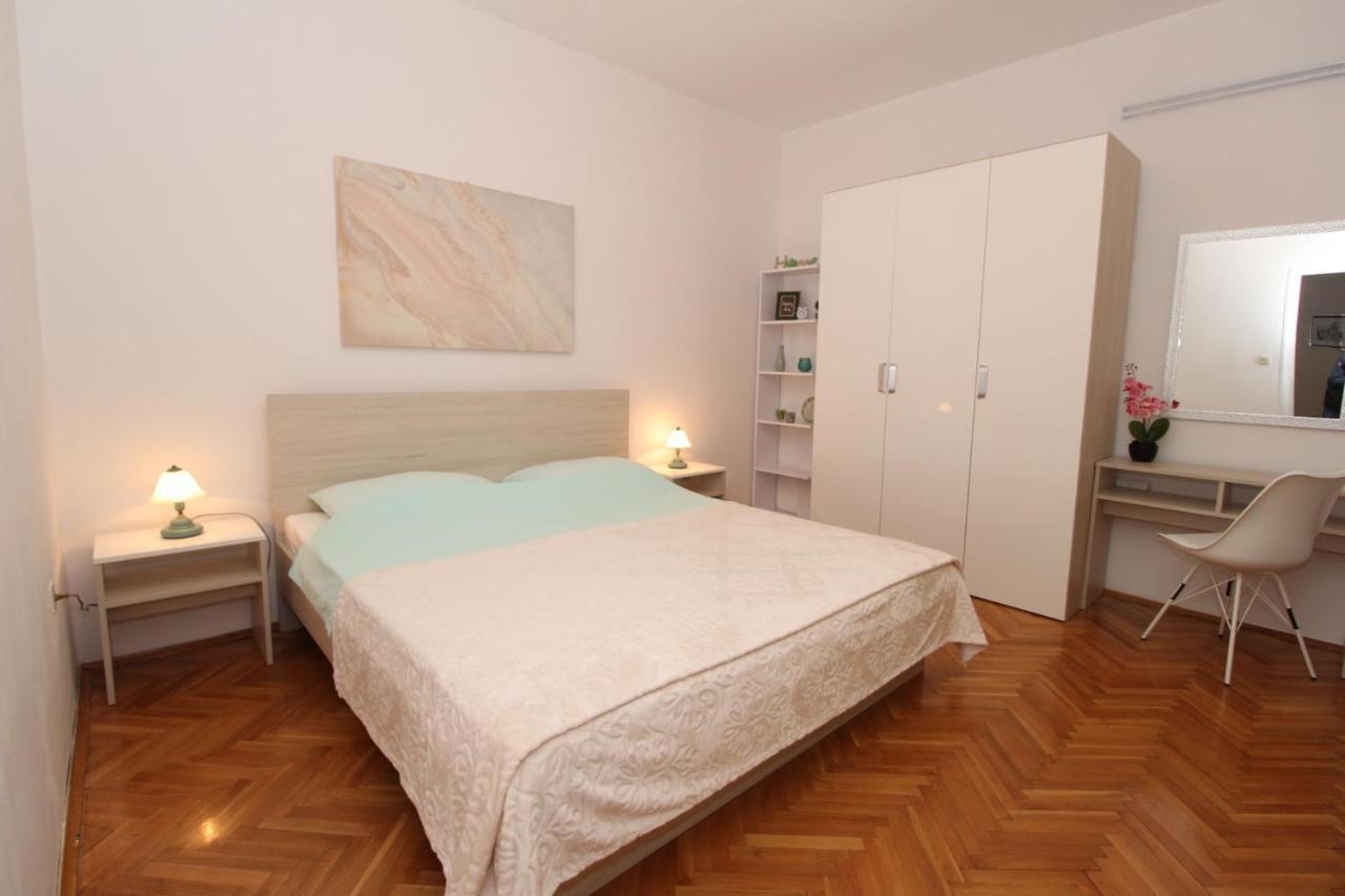 Apartments And Rooms With Parking Space Pag - 13060 Pag Town Εξωτερικό φωτογραφία