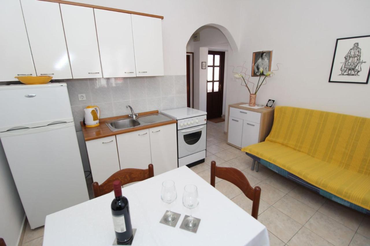Apartments And Rooms With Parking Space Pag - 13060 Pag Town Εξωτερικό φωτογραφία