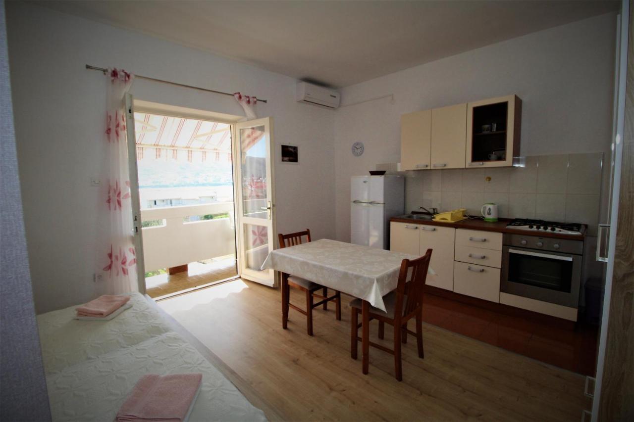 Apartments And Rooms With Parking Space Pag - 13060 Pag Town Εξωτερικό φωτογραφία