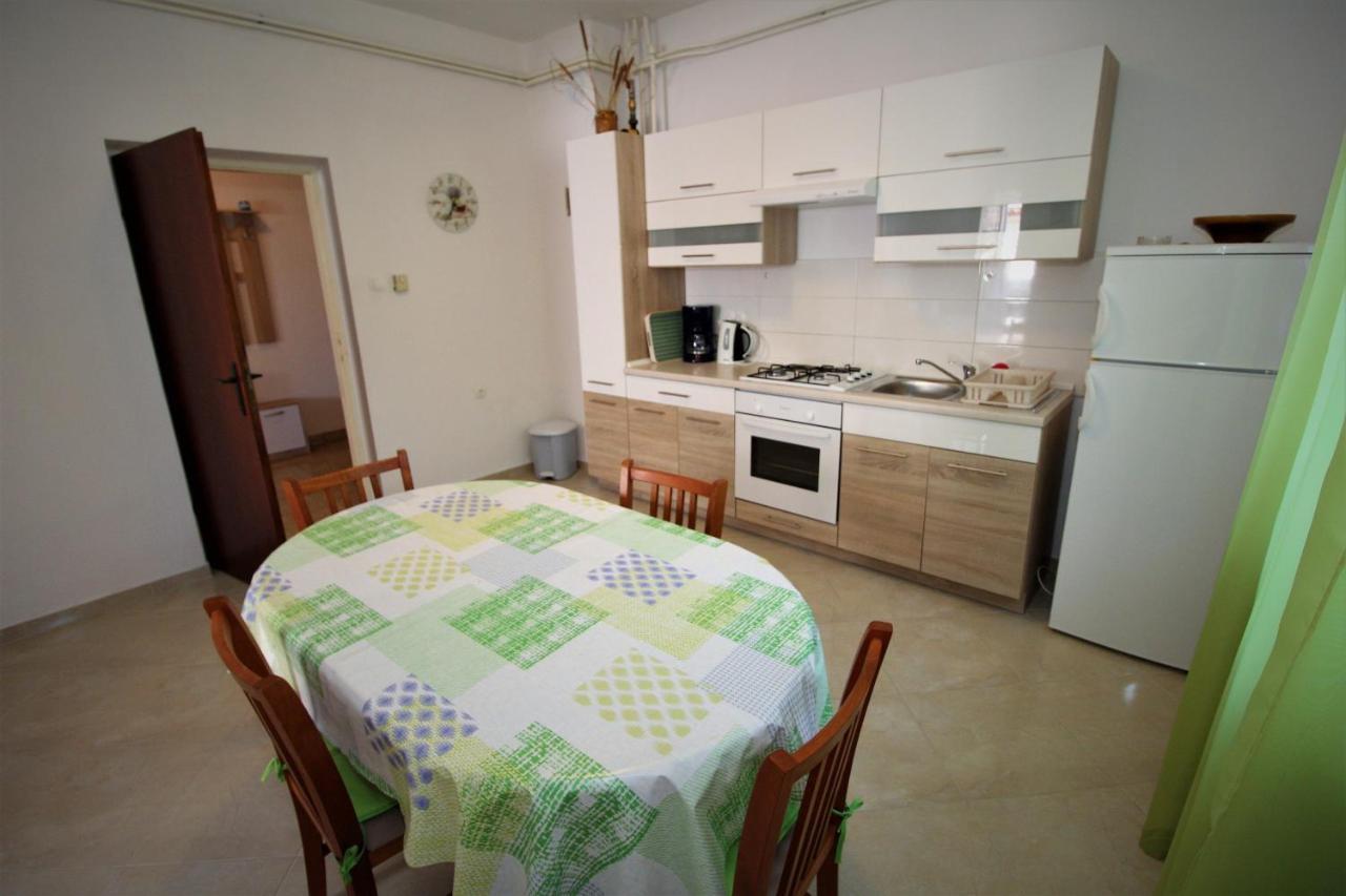 Apartments And Rooms With Parking Space Pag - 13060 Pag Town Εξωτερικό φωτογραφία