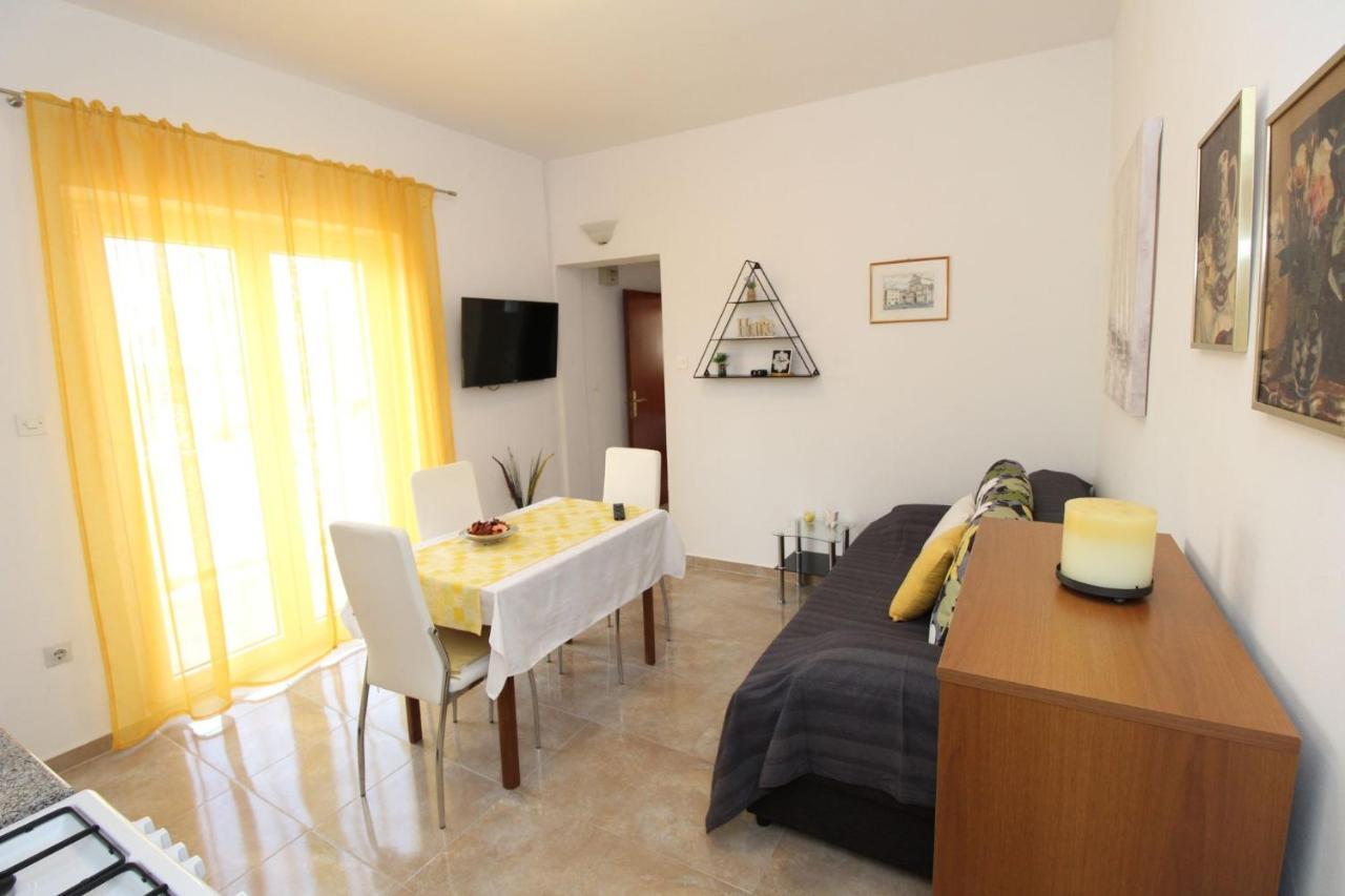 Apartments And Rooms With Parking Space Pag - 13060 Pag Town Εξωτερικό φωτογραφία